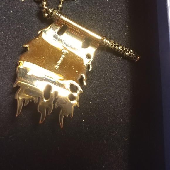 Swarovski Disney Pirates of the Caribbean Flag Necklace - Picture 3 of 4